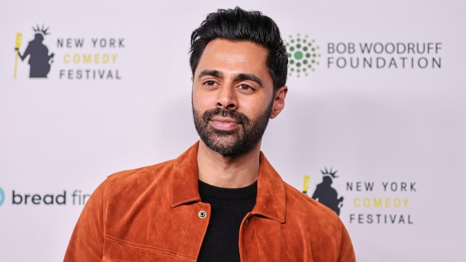 Hasan Minhaj responds to New Yorker story with a lengthy fact-check of his own