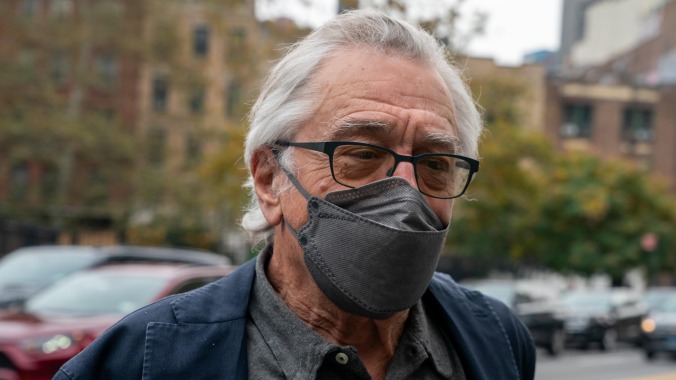 Robert De Niro yells “Shame on you!” at former assistant while on the stand