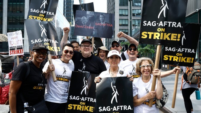 SAG-AFTRA reaches tentative deal to end strike