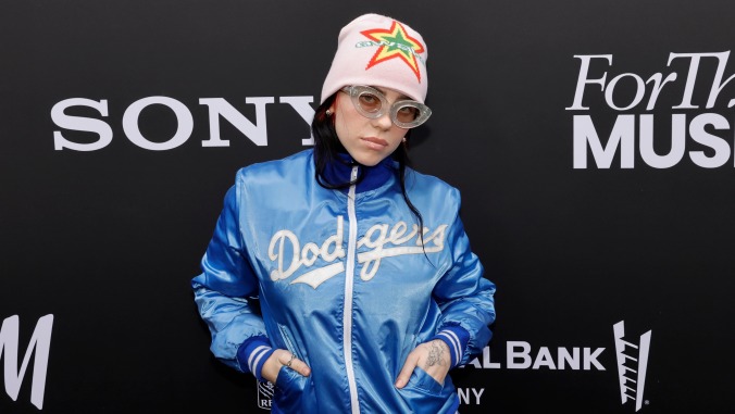 Billie Eilish says Variety outed her: “i like boys and girls leave me alone about it”