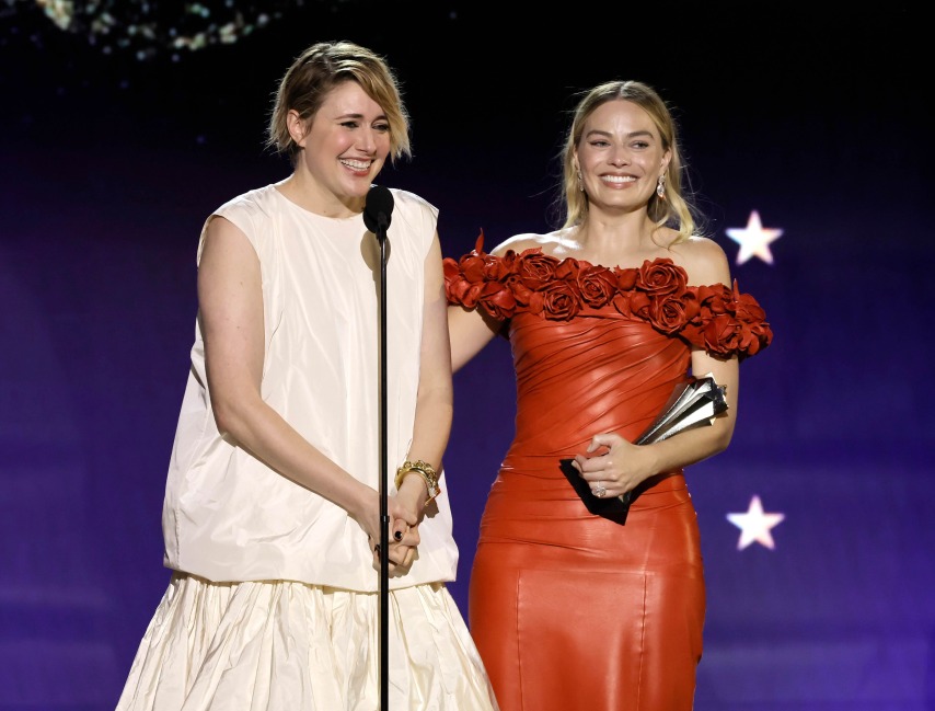 Best: Chelsea Handler inviting Margot Robbie and Greta Gerwig to accept their award