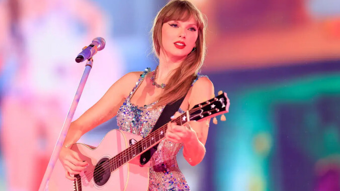 Taylor Swift will sue you if you track her carbon emissions