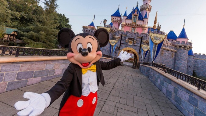 Disneyland’s Mickey, Donald, Goofy, and the rest want to unionize
