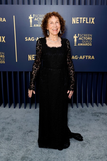 Rhea Perlman