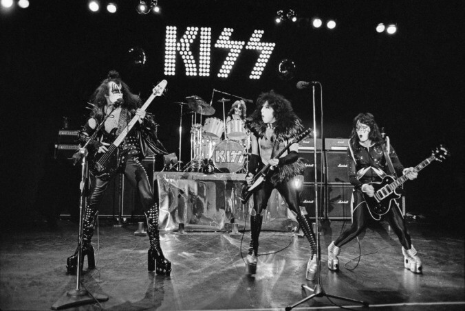 18. CREEM writer Jaan Uhelszki joins KISS onstage (1975)