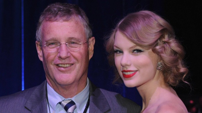 Taylor Swift’s dad accused of assaulting Australian paparazzo