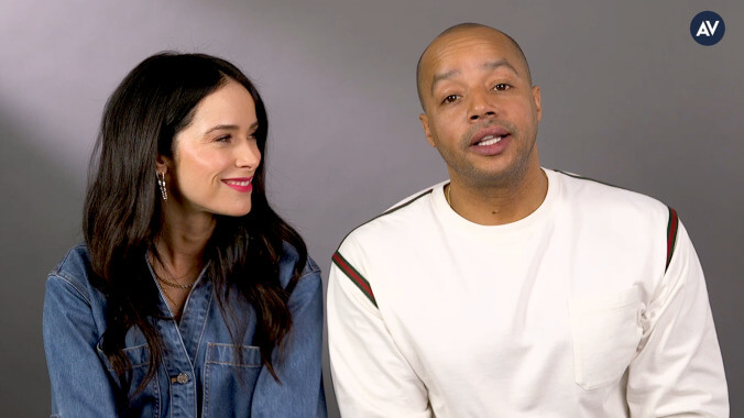 Donald Faison and Abigail Spencer discuss Extended Family and working on a live-studio-audience sitcom