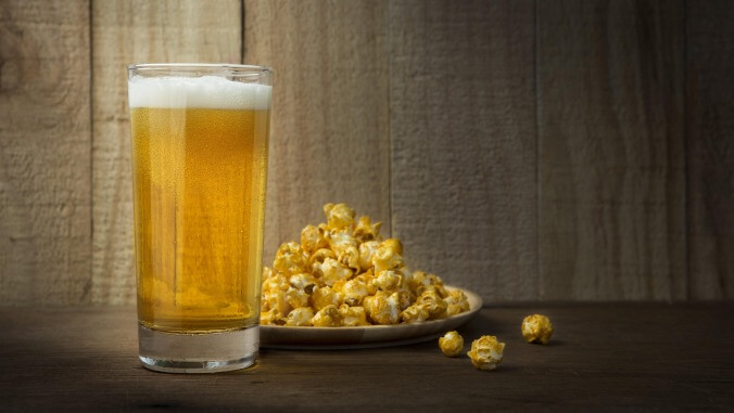 Legal hero sues theater chain Cinemark for alleged beer size fraud