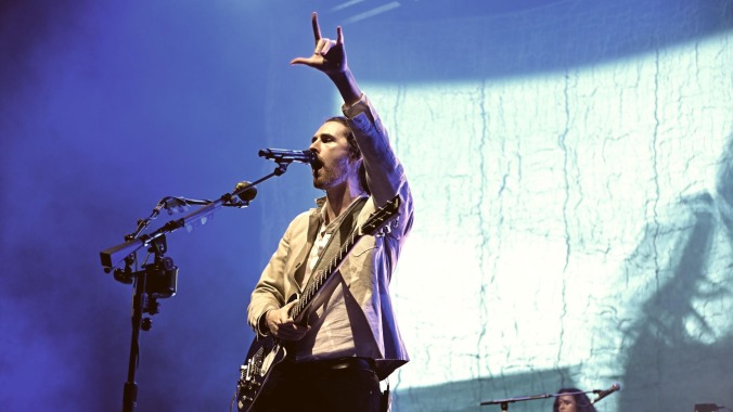 Hozier connects Irish and Palestinian histories at sold-out New York concert