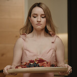 Kaitlyn Dever is a pseudoscience scammer in Apple Cider Vinegar first look