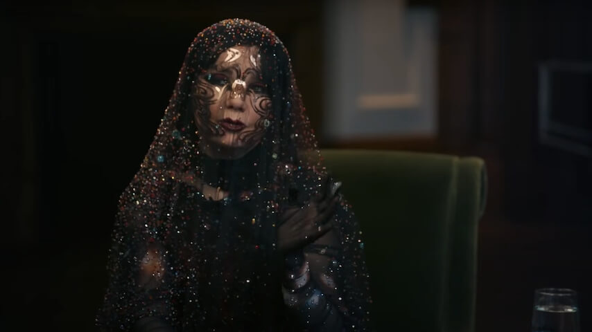 Björk condemns Spotify as 