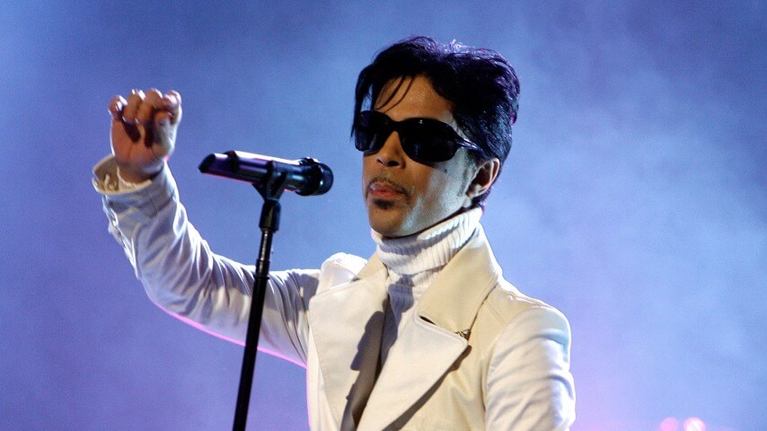 Netflix Caves、Ezra Edelmanの9時間のPrinceDocをEstate'sRevestで殺す