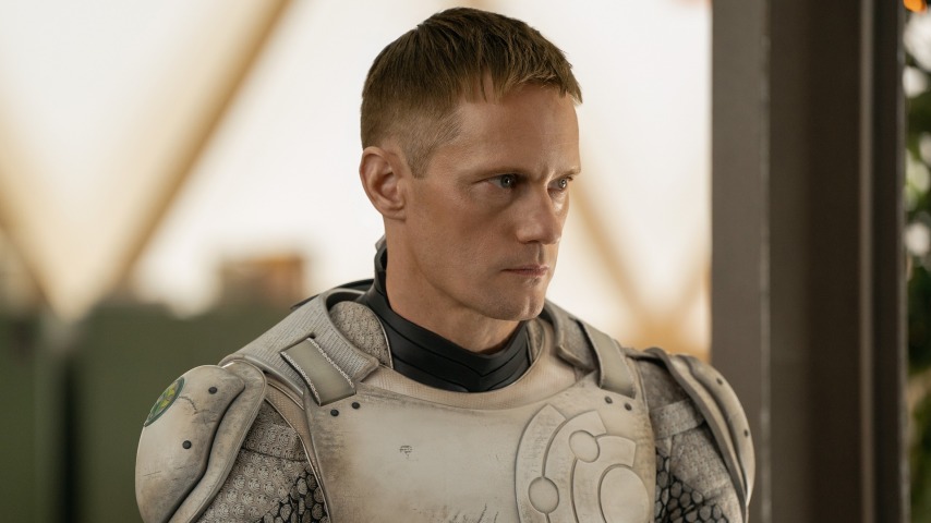 Here's your first look at Alexander Skarsgård as Apple's Murderbot