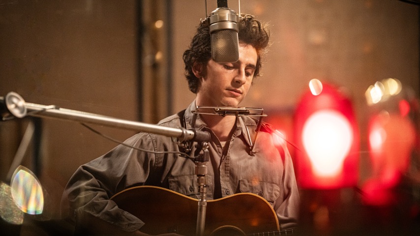 Timothée Chalamet doesn't want to cosplay Bob Dylan in exclusive behind-the-scenes clip