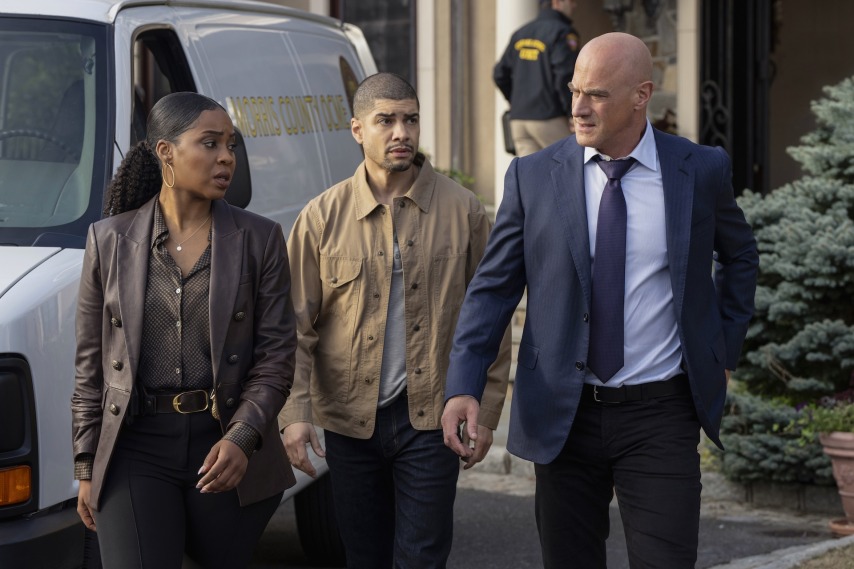 LAW & ORDER: ORGANIZED CRIME -- “TBD” Episode 505 -- Pictured: (l-r) Danielle Moné Truitt as Sgt. Ayanna Bell, Rick Gonzalez as Det. Bobby Reyes, Christopher Meloni as Det. Elliot Stabler— (Photo by: Virginia Sherwood/PEACOCK)