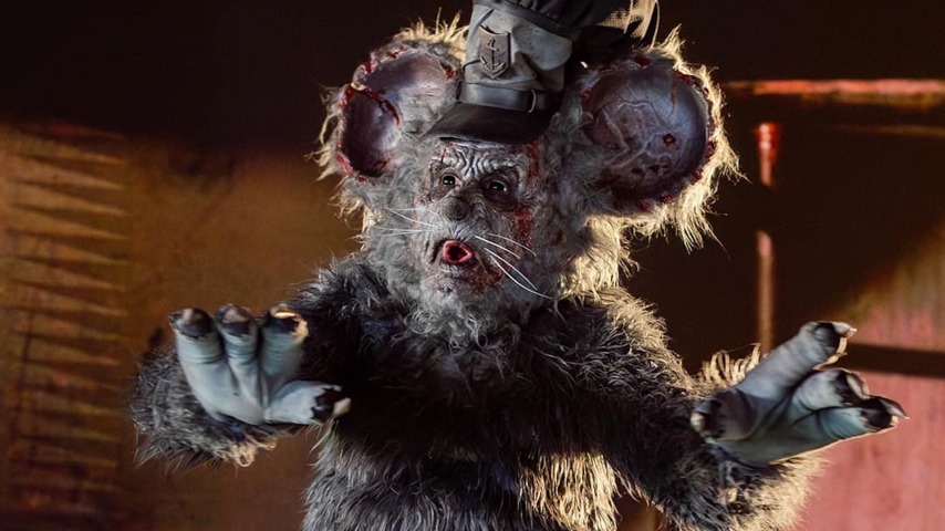 All aboard the latest public domain horror trailer, Screamboat