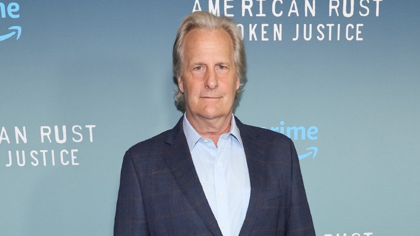 傑夫·丹尼爾斯（Jeff Daniels）在下一個季節扮演吉米的父親收縮