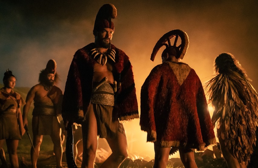 chief of war first look - jason momoa as 18th century hawaiian warrior chief Ka'iana