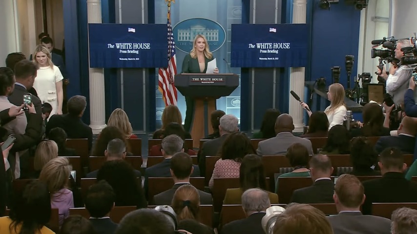 The White House plots new control of press briefing room