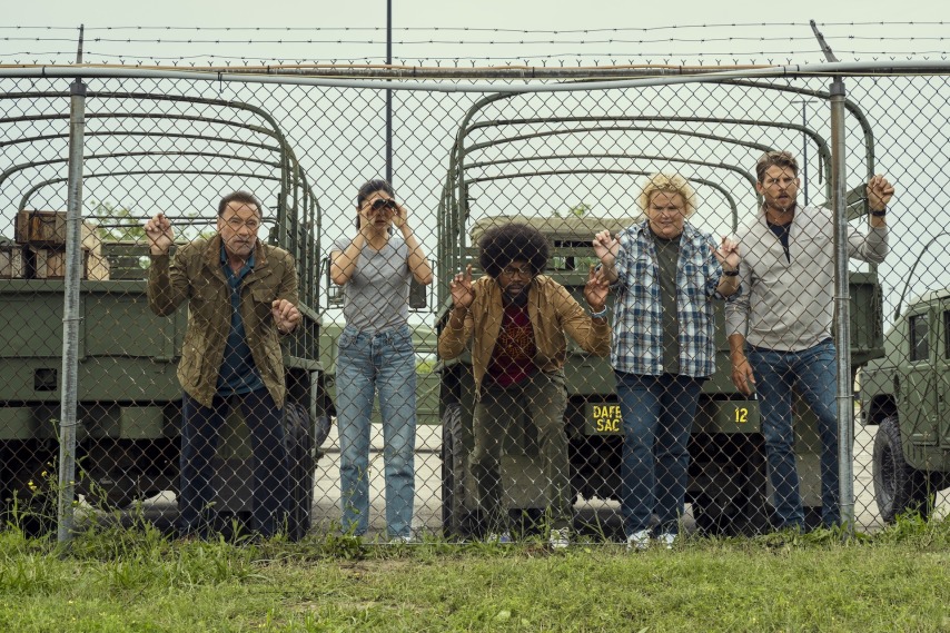 Arnold Schwarzenegger as Luke Brunner, Monica Barbaro as Emma Brunner, Milan Carter as Barry Putt, Fortune Feimster as Roo Russell, Travis Van Winkle as Aldon Reece in episode 204 of Fubar. Cr. Christos Kalohoridis/Netflix © 2025