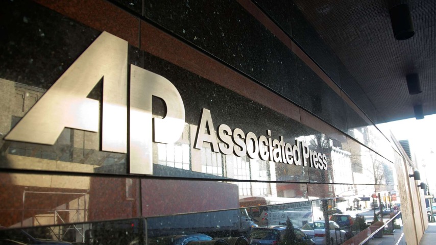 White House still blocking Associated Press from Oval Office events despite court order