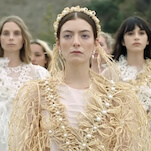Lorde lures hundreds with shambolic New York pop-up to ask: 