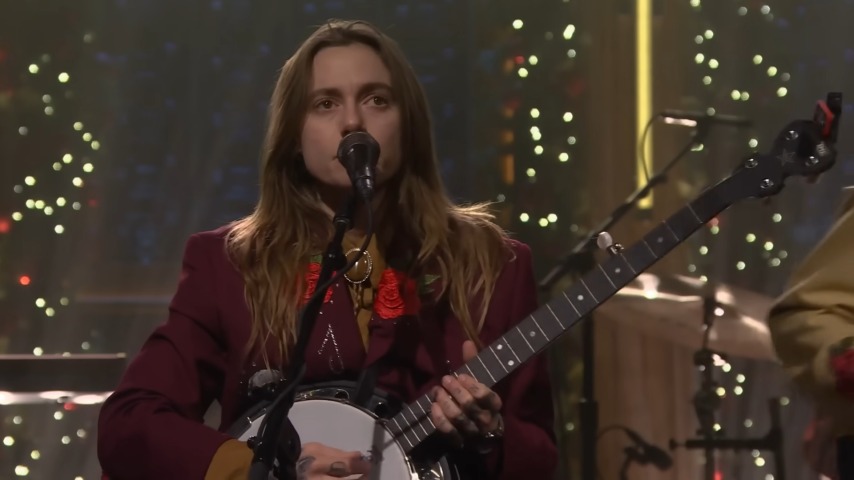 Julien Baker cancels remaining tour dates to focus on health
