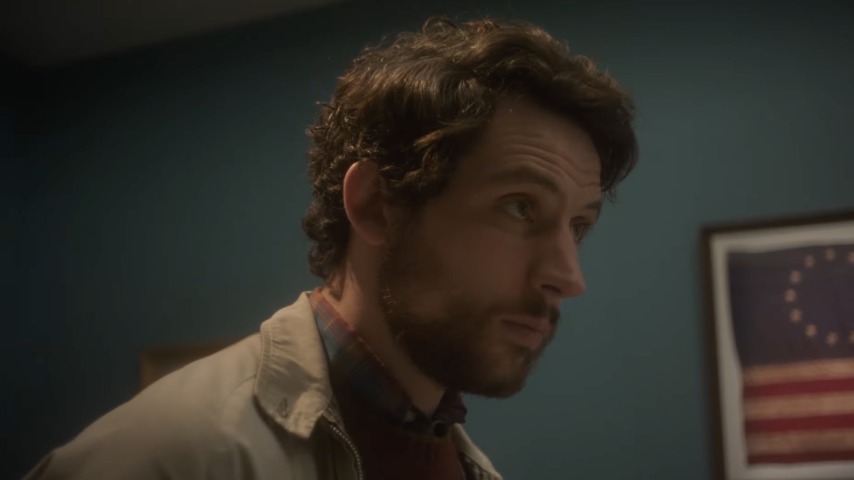 Josh O'Connor and Alana Haim do some thievery in The Mastermind first look clip