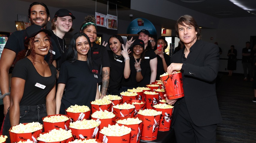 Tom Cruise swears he's really eating the popcorn