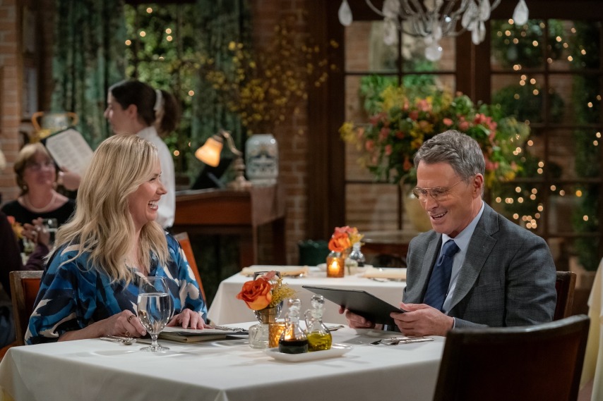 (L to R) Leanne Morgan and Tim Daly as Andrew in Episode #106 of Leanne. Cr. Patrick McElhenney/Netflix © 2024 (leanne first look)