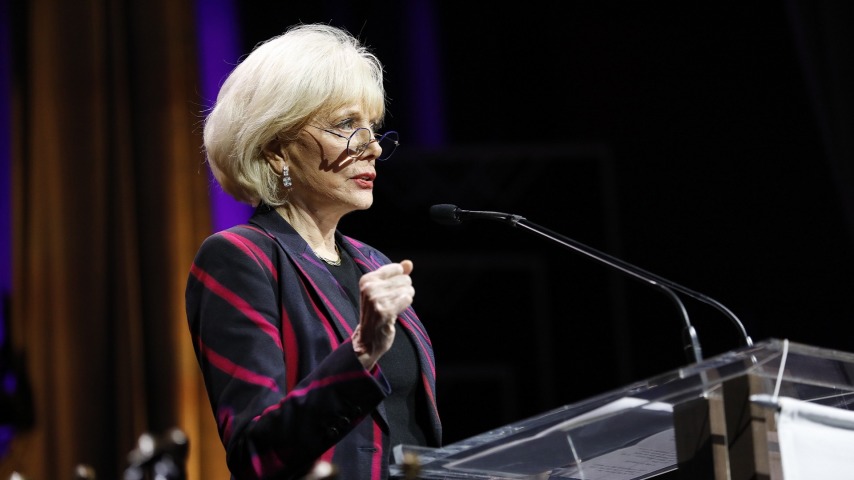 Lesley Stahl says 60 Minutes staff discussed quitting en masse after Bill Owens resigned