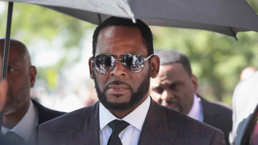 CHICAGO, ILLINOIS - JUNE 26: R&B singer R. Kelly leaves the Leighton Criminal Courts Building following a hearing on June 26, 2019 in Chicago, Illinois. Prosecutors turned over to Kelly's defense team a DVD that alleges to show Kelly having sex with an underage girl in the 1990s. Kelly has been charged with multiple sex crimes involving four women, three of whom were underage at the time of the alleged encounters. (Photo by Scott Olson/Getty Images)