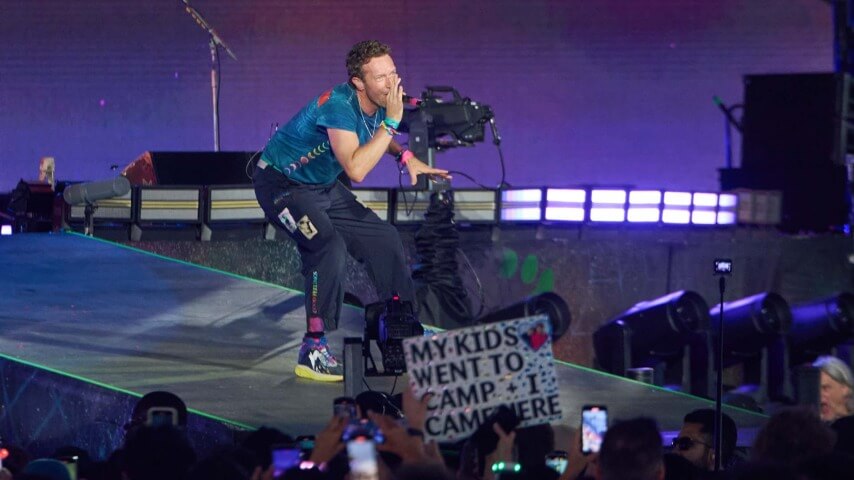 Couple embarrassed to be seen at Coldplay concert