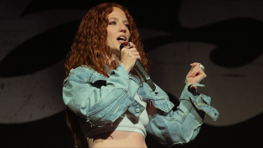 Jess Glynne condemns White House's use of Jet2 Holiday sound for deportation post