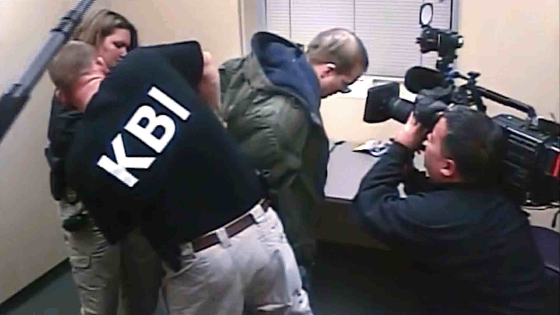 A true-crime phenomenon sits for an interrogation in the riveting Predators
