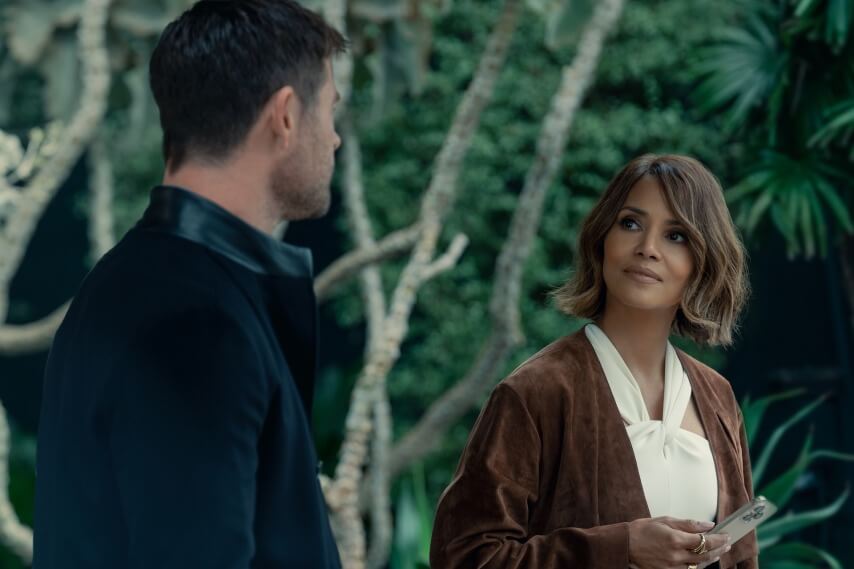 Chris Hemsworth and Halle Berry in Crime 101 (Photo: Merrick Morton/Amazon MGM Studios)