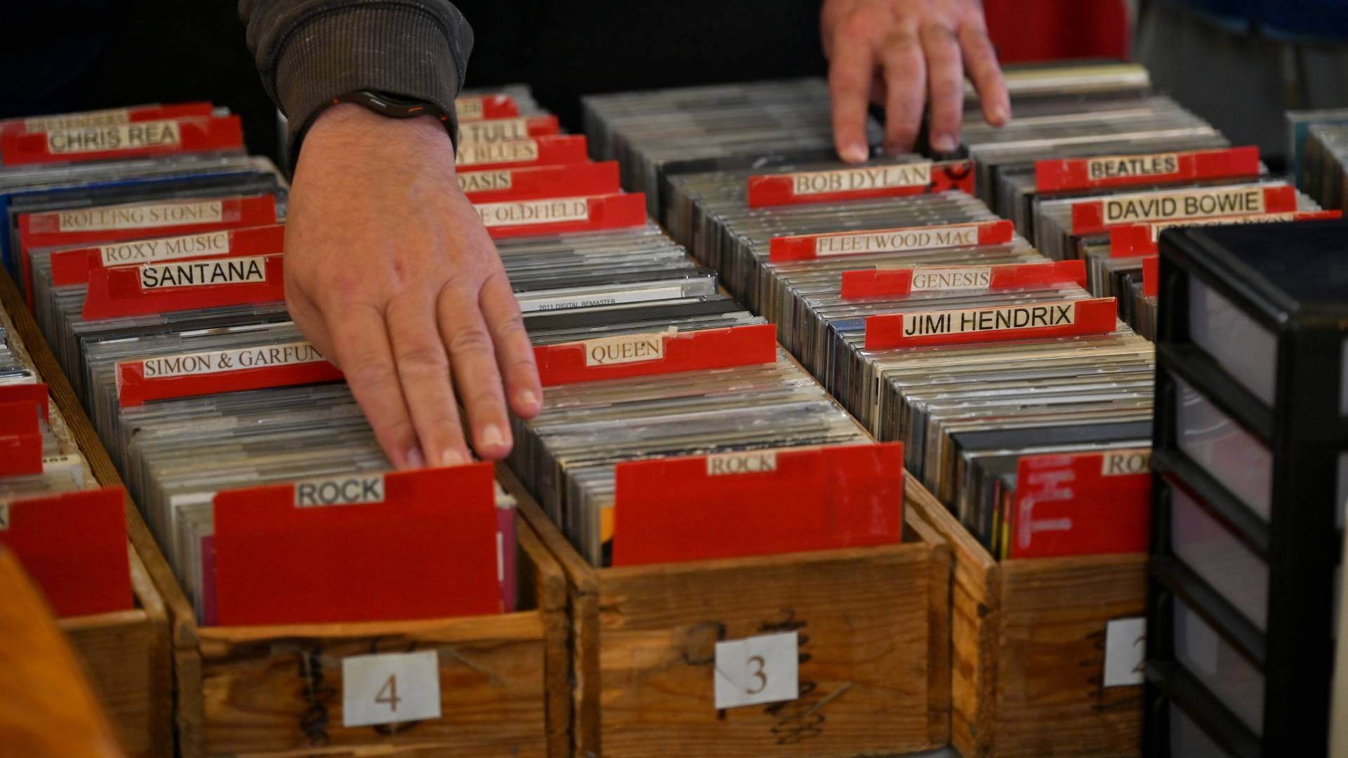 Dropping Apple Music saved me from becoming a lean-back listener