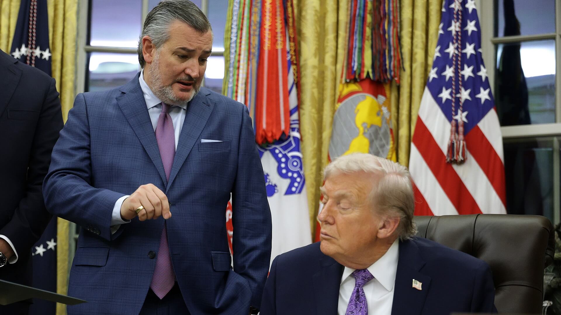 Trump issues executive order shutting down states' efforts to regulate AI