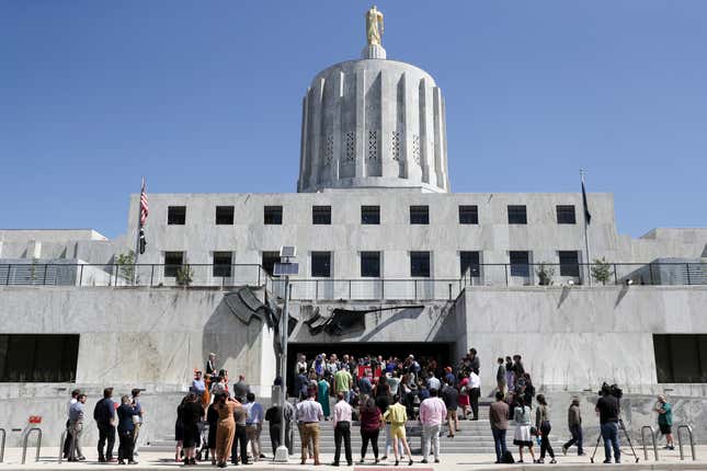 Oregon Republicans Have Walked Out and Formed a Shadow Government Over an Abortion Bill