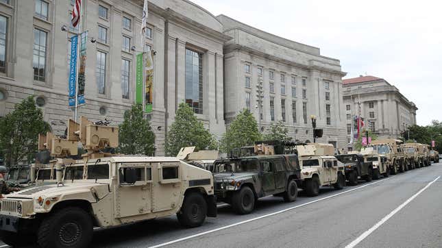 DHS Agents Were Just Chilling During the Capitol Riot Because No One ...