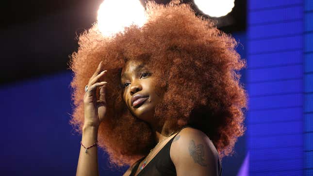 SZA’s Love Pours Out in “I Hate U”