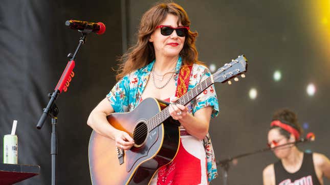 Jenny Lewis Touts Her Life As a Single, Child-Free ‘Peter Pan Figure’ in Her 40s