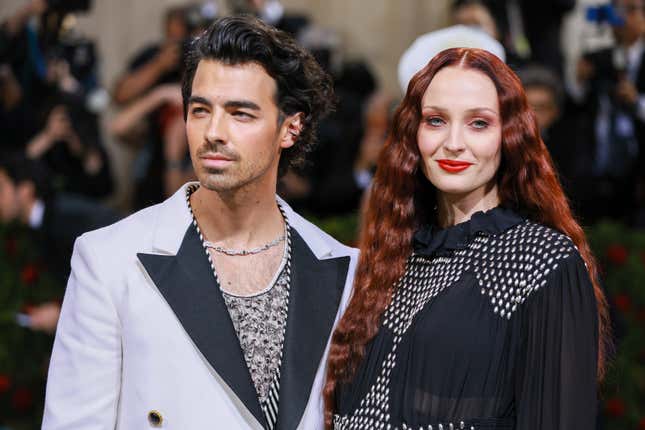 Joe Jonas and Sophie Turner’s Kids Will Stay in New York for Now