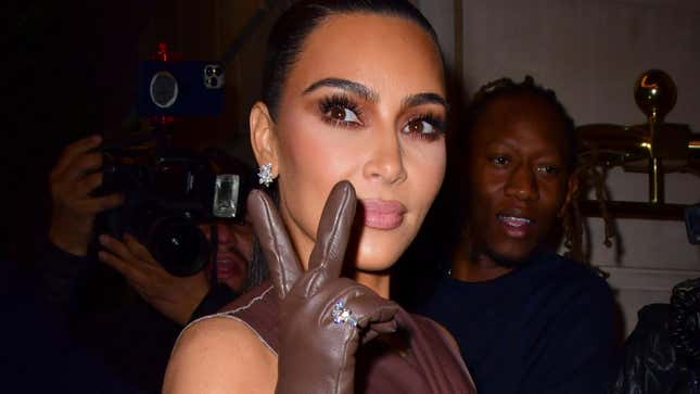 Kim Kardashian Finally Unfollows Kanye on Instagram