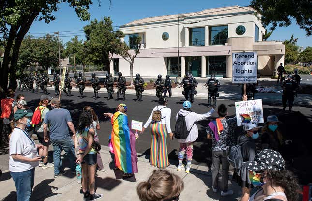 30 ‘Straight Pride’ Protesters Clashed With Counter-Protesters Outside a Planned Parenthood