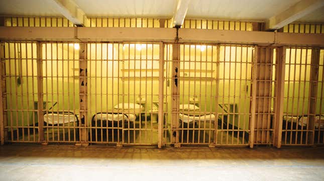 28 Incarcerated Women Allege That Guards Allowed Male Inmates to Rape Them for $1000