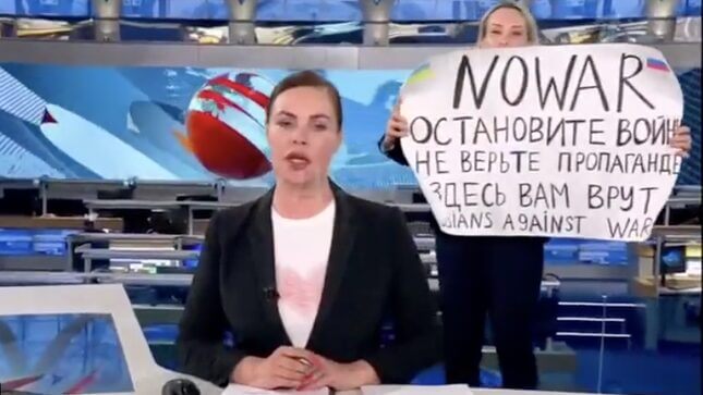 Brave Protester Interrupts Russian News Broadcast: ‘They’re Lying to You’