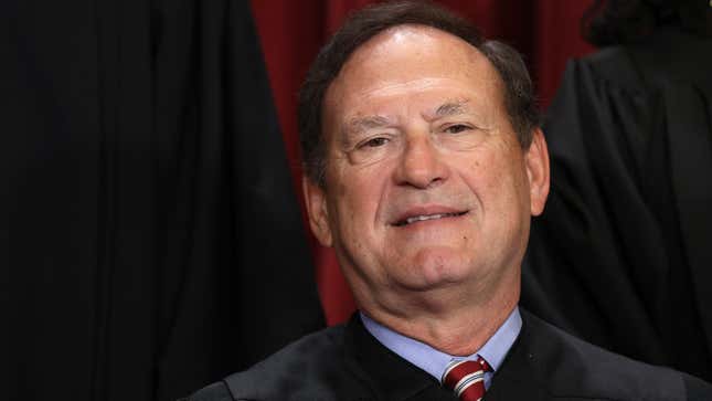 Senators to Investigate Claim That Justice Alito Leaked 2014 Hobby Lobby Decision