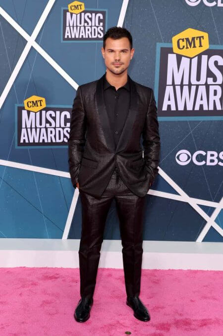 Taylor Lautner