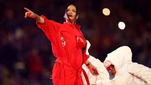 Rihanna Reveals She’s Pregnant Via Super Bowl Halftime Show